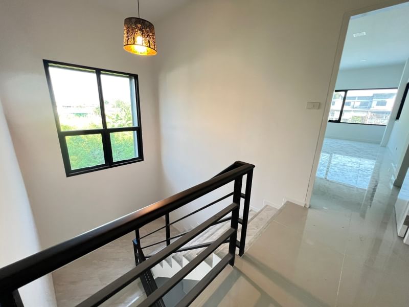 ให้เช่า สำนักงาน ออฟฟิศ  พร้อมโกดัง  สร้างใหม่ คลอง4  ลาดสวาย ลำลูกกา